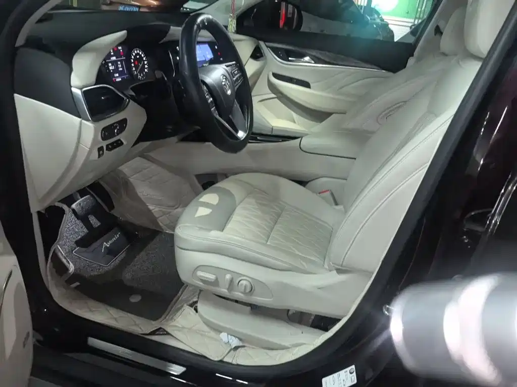 Buick Enclave 2022 2022 652T 4WD Avenir 6-Seater