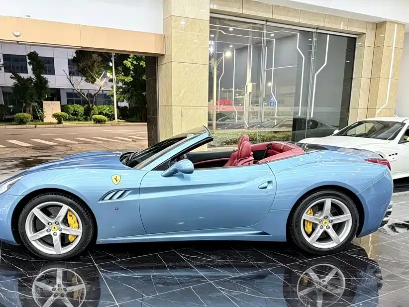 Фото 4 - Ferrari California T
