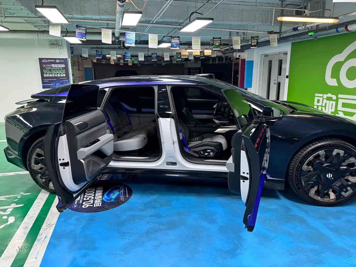 HiPhi Z 2023 5-Seater фото 22