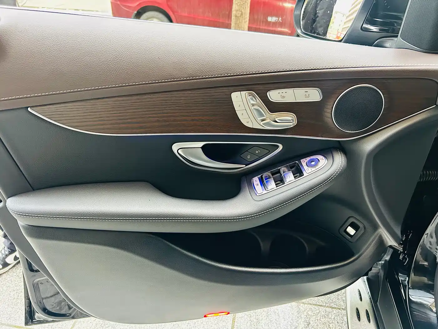 Mercedes-Benz GLC 2022 Model GLC 300 L 4MATIC Luxury Edition фото 12