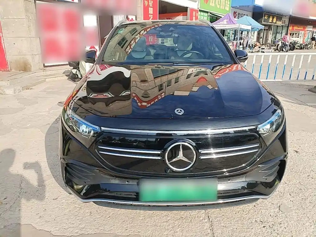 صورة 3 - Mercedes-Benz EQA