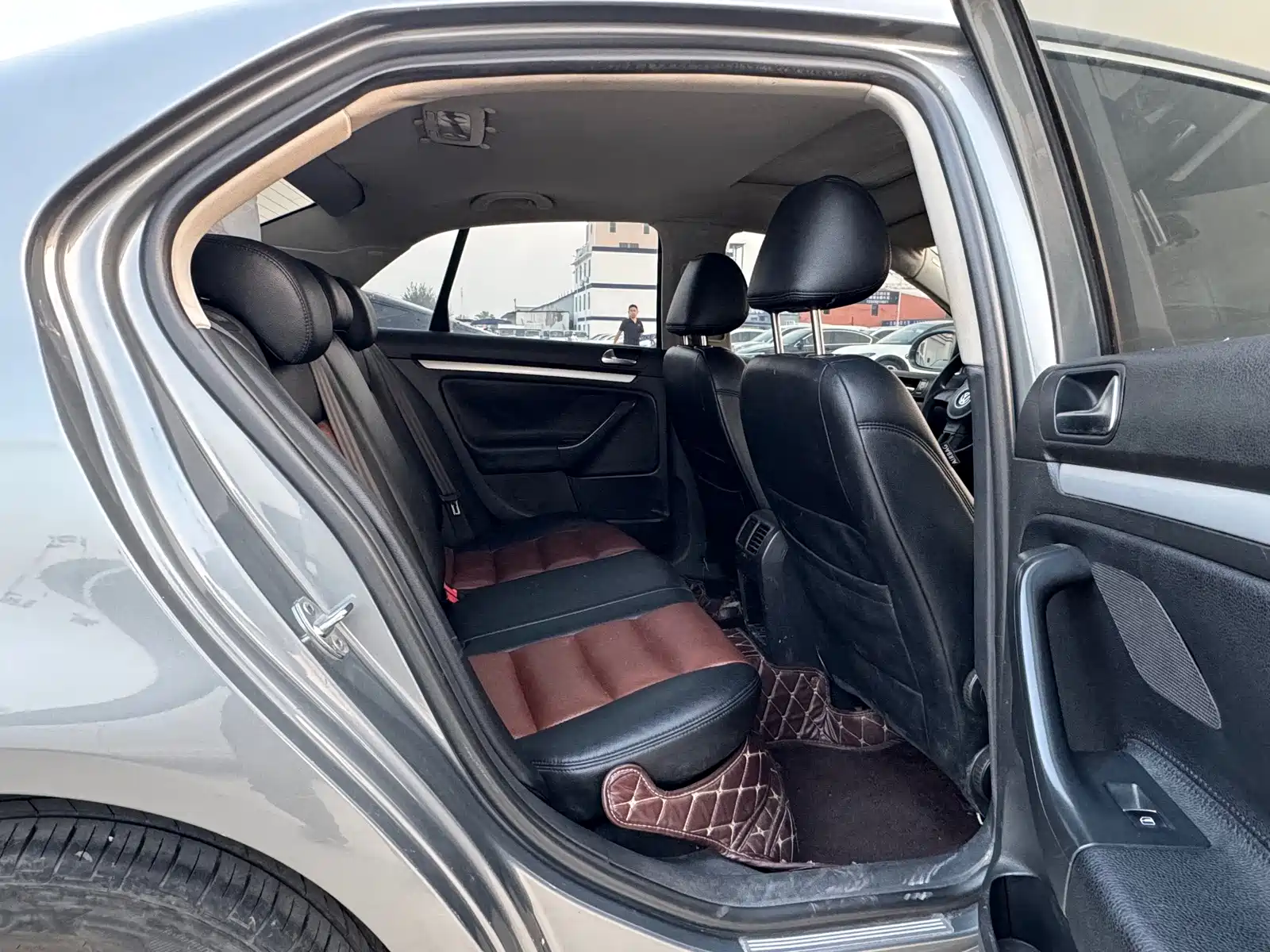 Photo 11 - Volkswagen Sagitar
