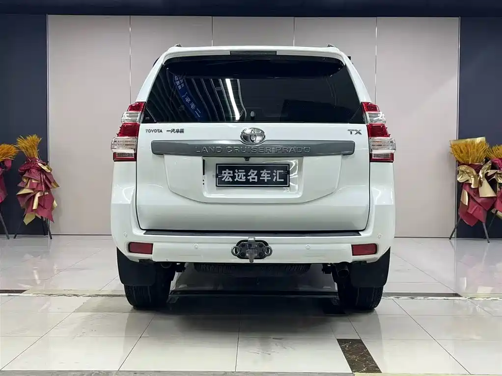 Toyota Prado 2014 4.0L Automatic TX-L фото 4