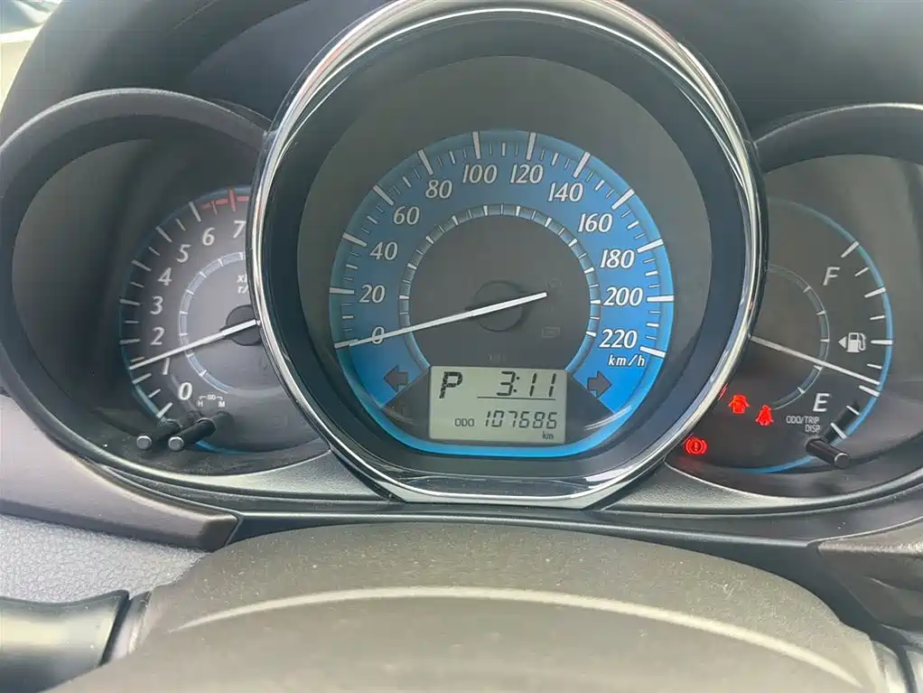 Toyota YARiS L Zhi Xuan 2015 1.5E Auto Charming Edition фото 11