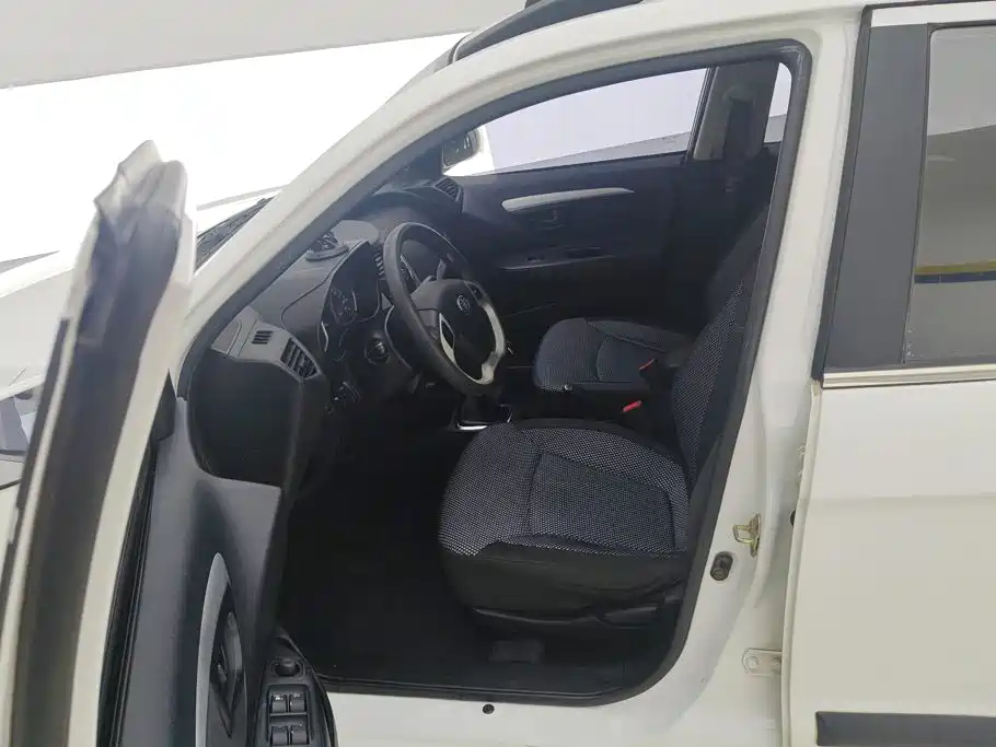 FAW Xiali N7 2015 2014 1.3L Manual Sport Premium