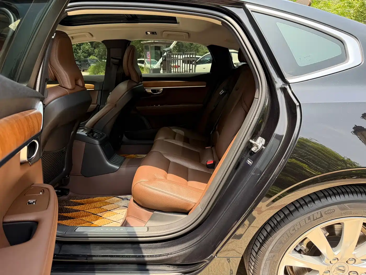 Volvo S90 Plug-in Hybrid 2019 2020 Model T8 E-Drive Hybrid Intelligent Luxury Edition