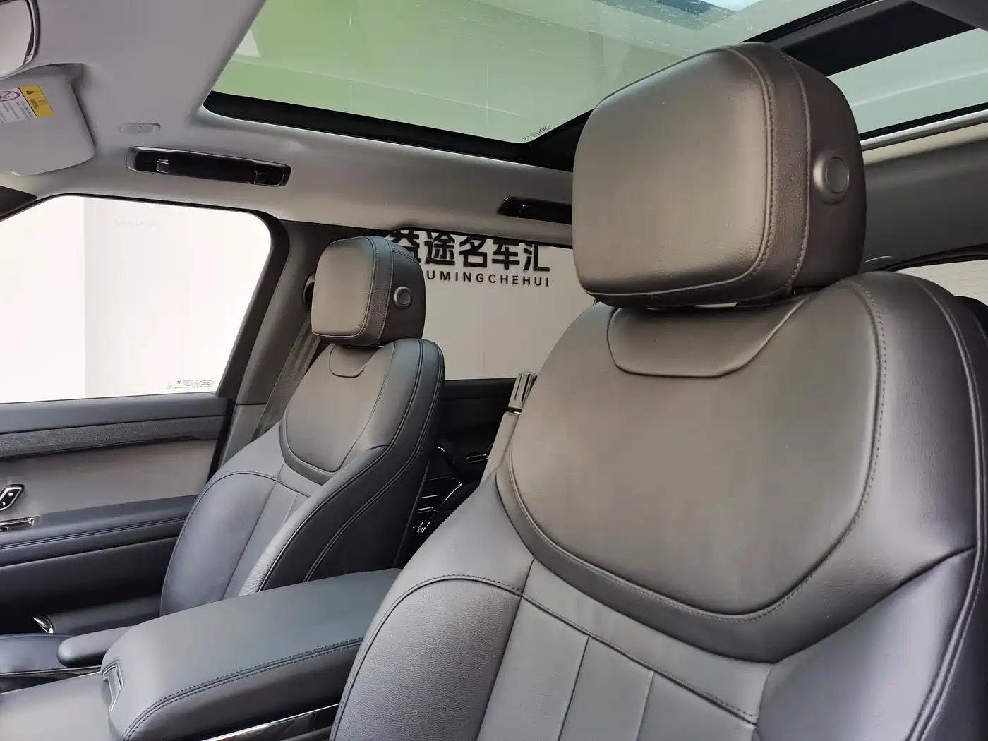 Land Rover Range Rover Sport 2024 360PS S фото 11