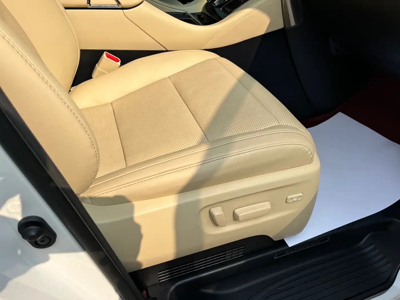 Toyota Alphard 2021 Hybrid 2.5L Premium фото 26