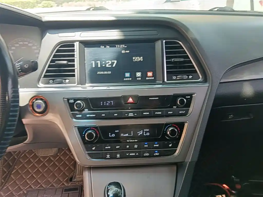HYUNDAI SONATA