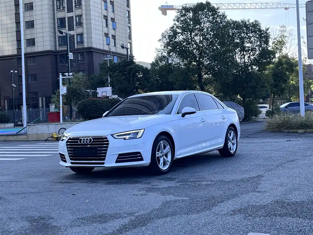 Audi A4L 2017 Plus 40 TFSI Fashion