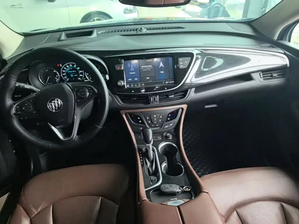Фото 10 - Buick Envision Plus