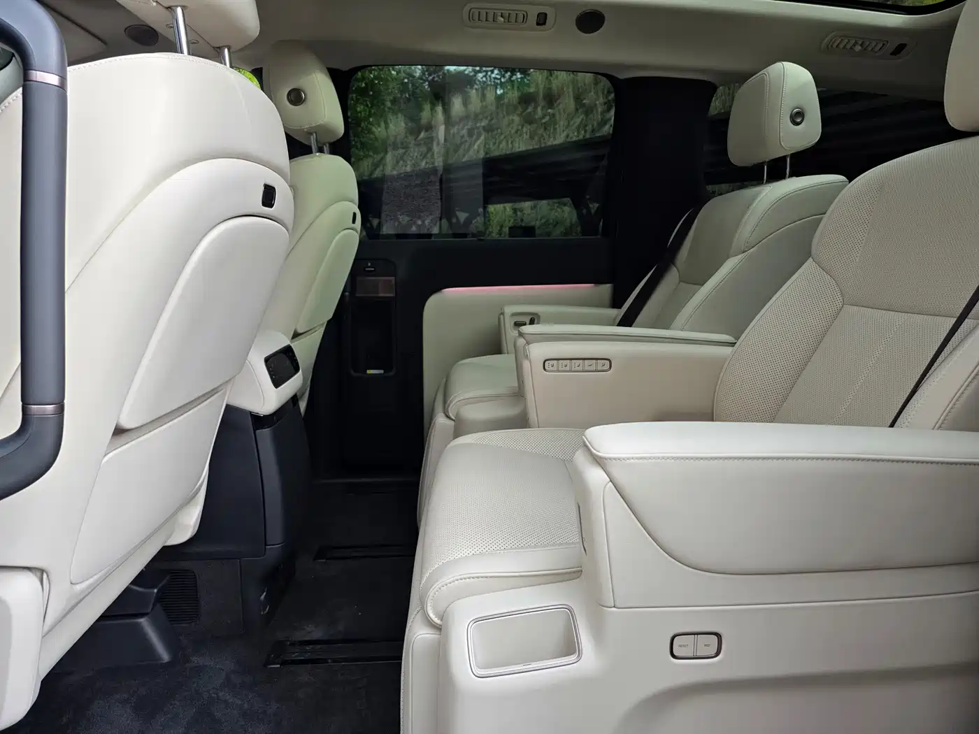Li Auto MEGA 2025 2025 Model Home Family Special Edition
