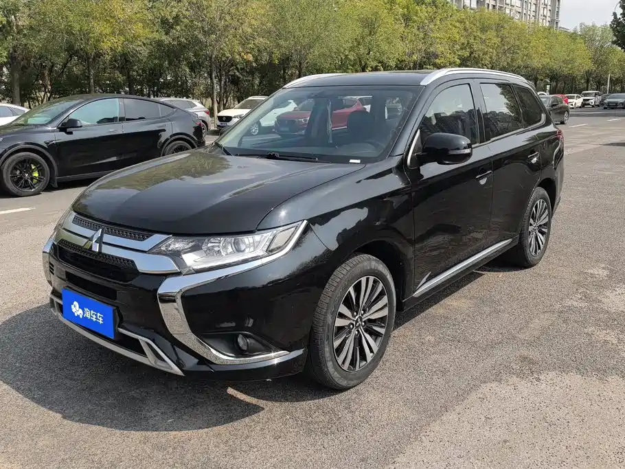 Mitsubishi Outlander 2021 Facelift 2.0L 2WD Premium Edition 5-Seater