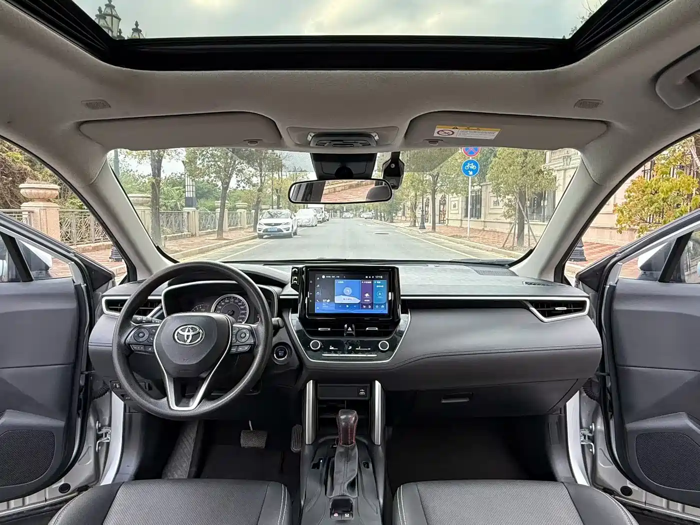 Toyota Frontlander 2022 2.0L CVT Luxury PLUS Edition фото 8