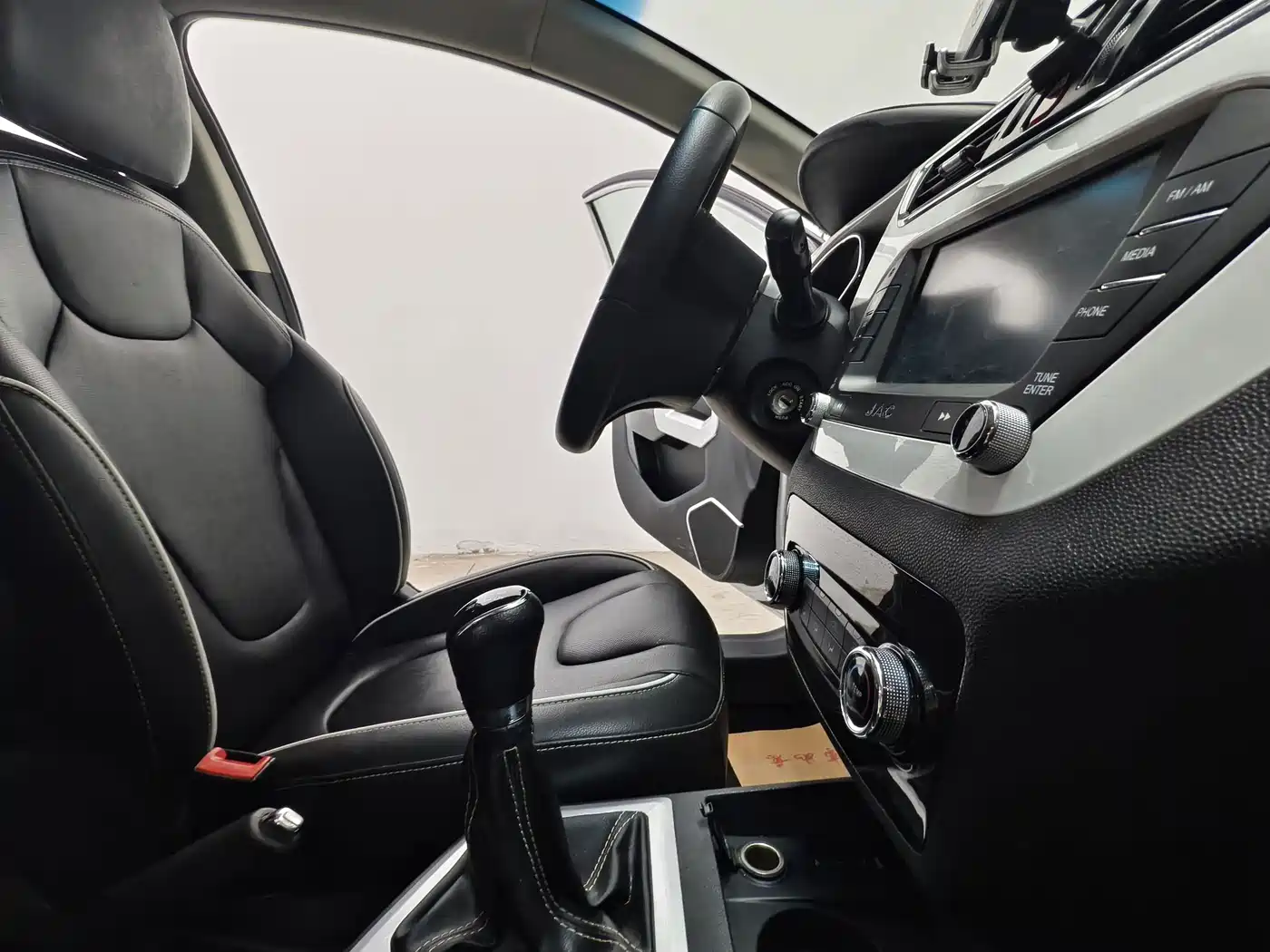 JAC Motors Refine S2 2015 2015 1.5L Manual Luxury Smart