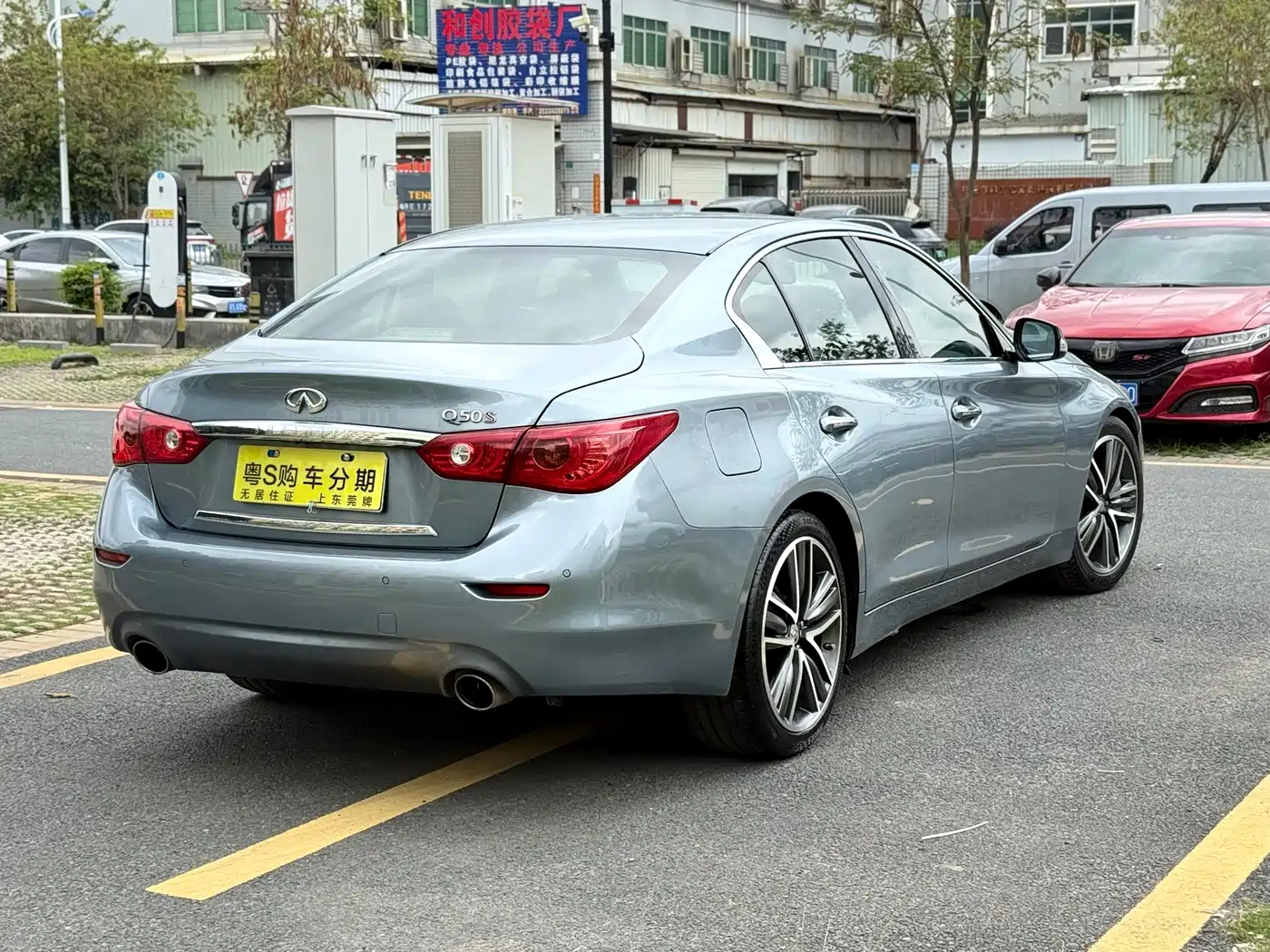 Infiniti Q50 2014 3.7L Luxury Sport фото 9