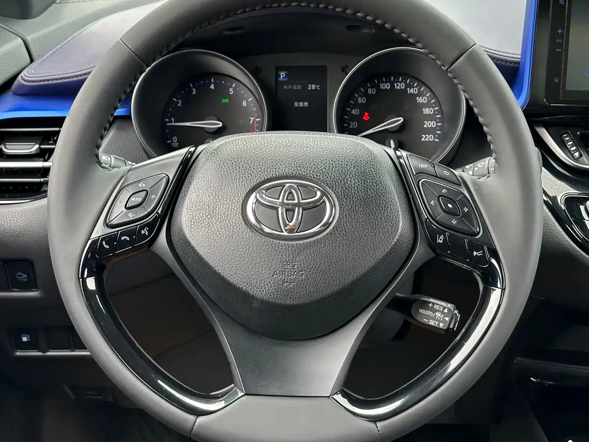 Toyota C-HR 2018 2.0L Luxury Edition China V фото 30