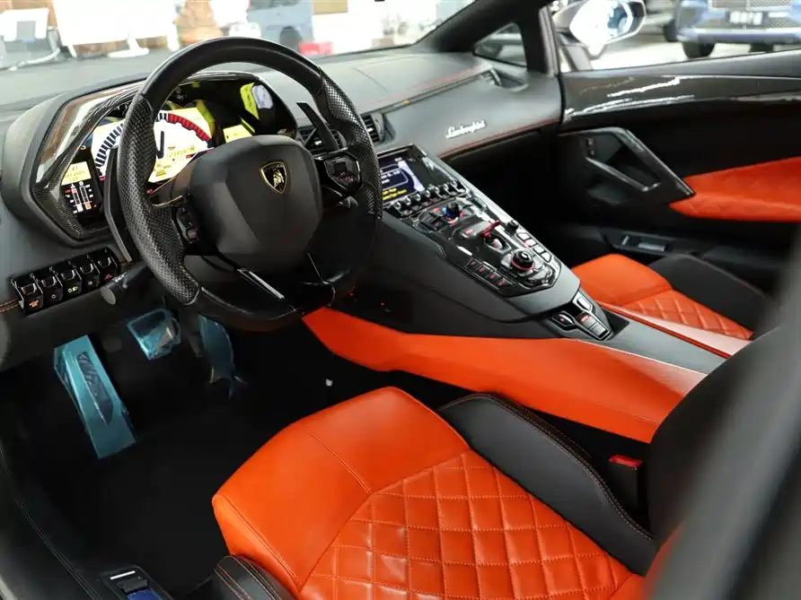 Lamborghini Aventador 2011 LP 700-4 фото 15