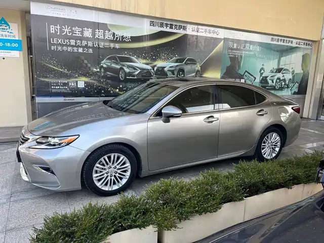 Lexus ES 2015 200 Comfort Edition — фото 4
