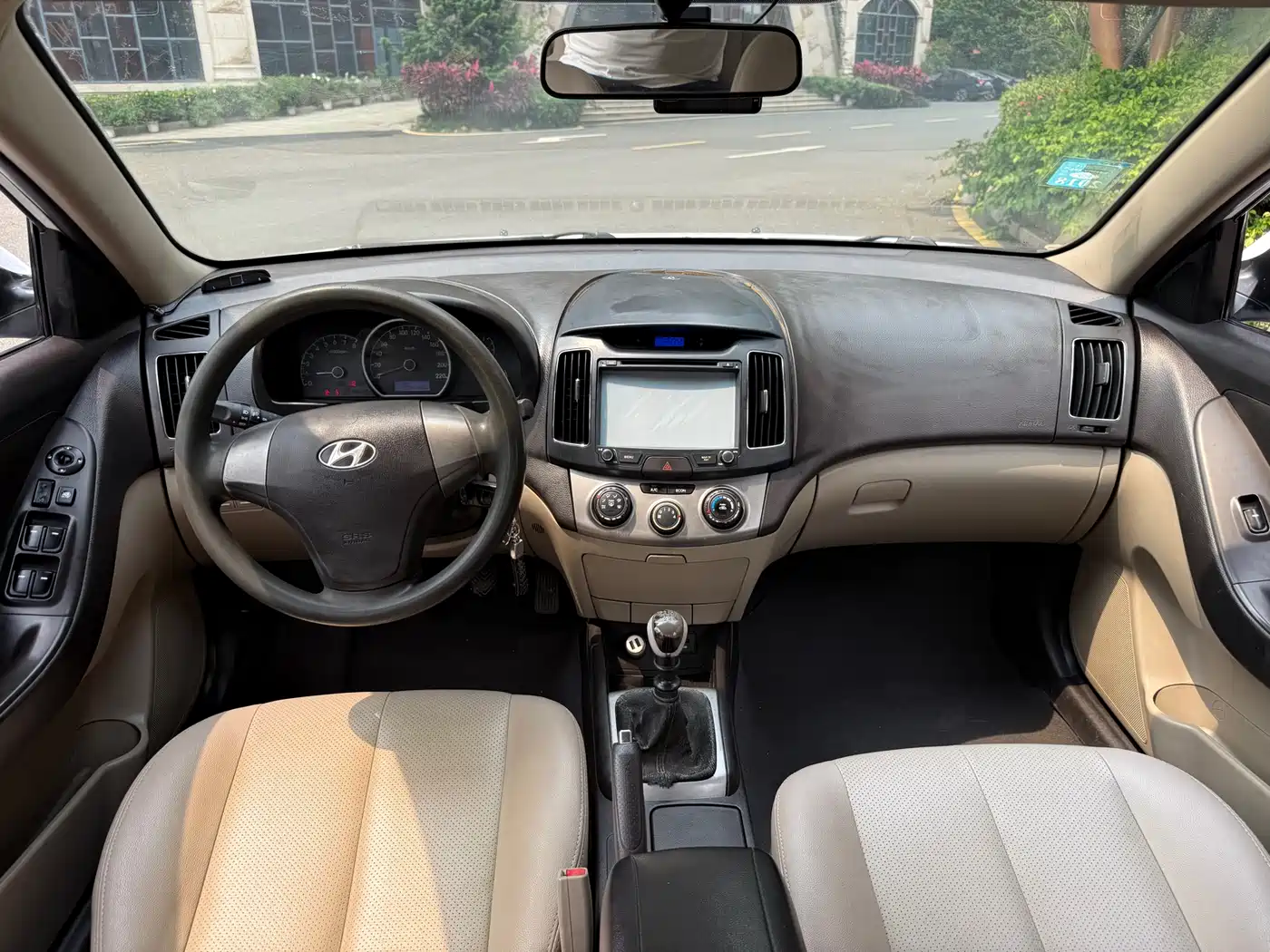 Hyundai Elantra 2011 1.6L Manual Luxury фото 10