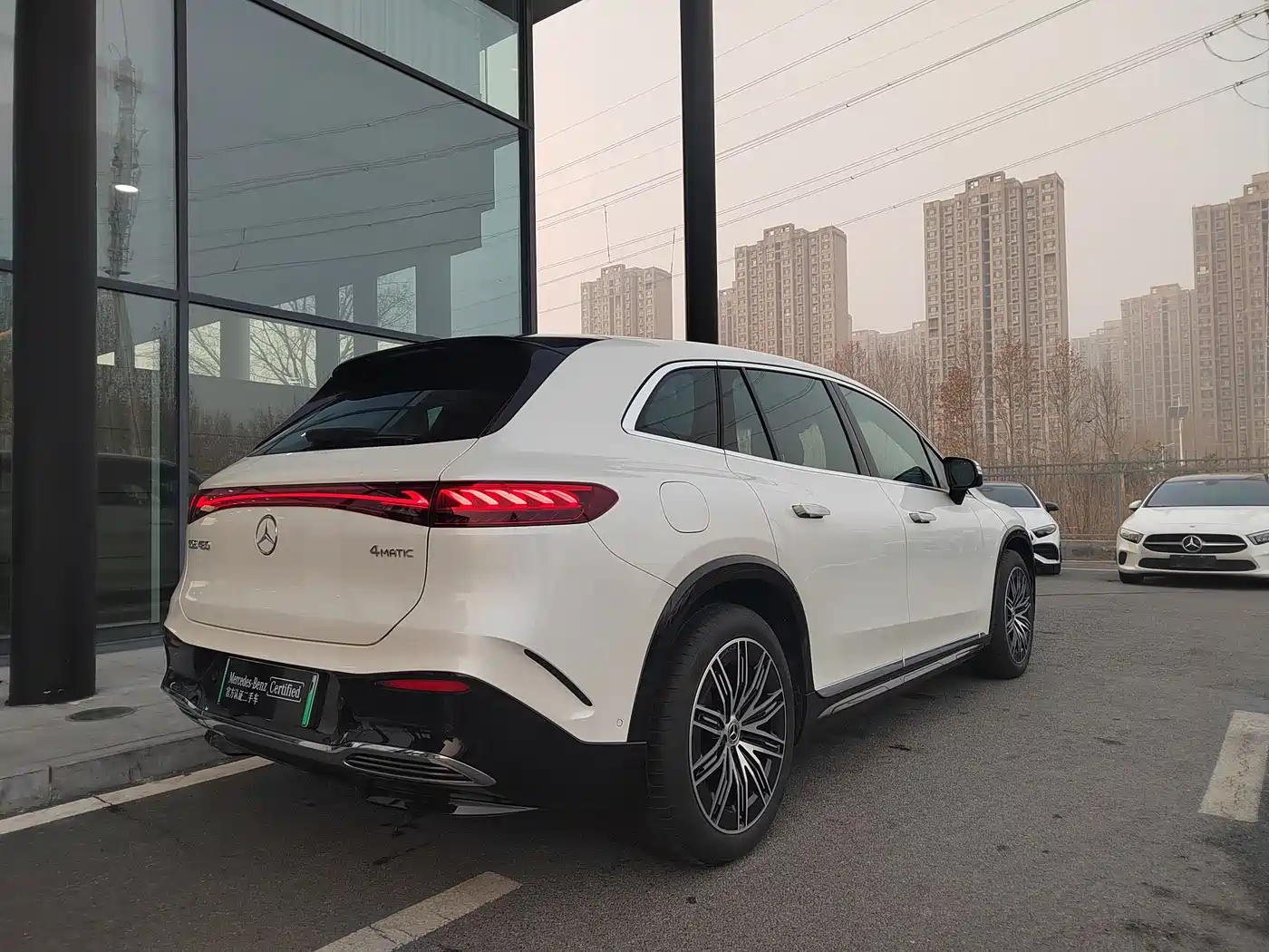 MERCEDES-BENZ EQS SUV