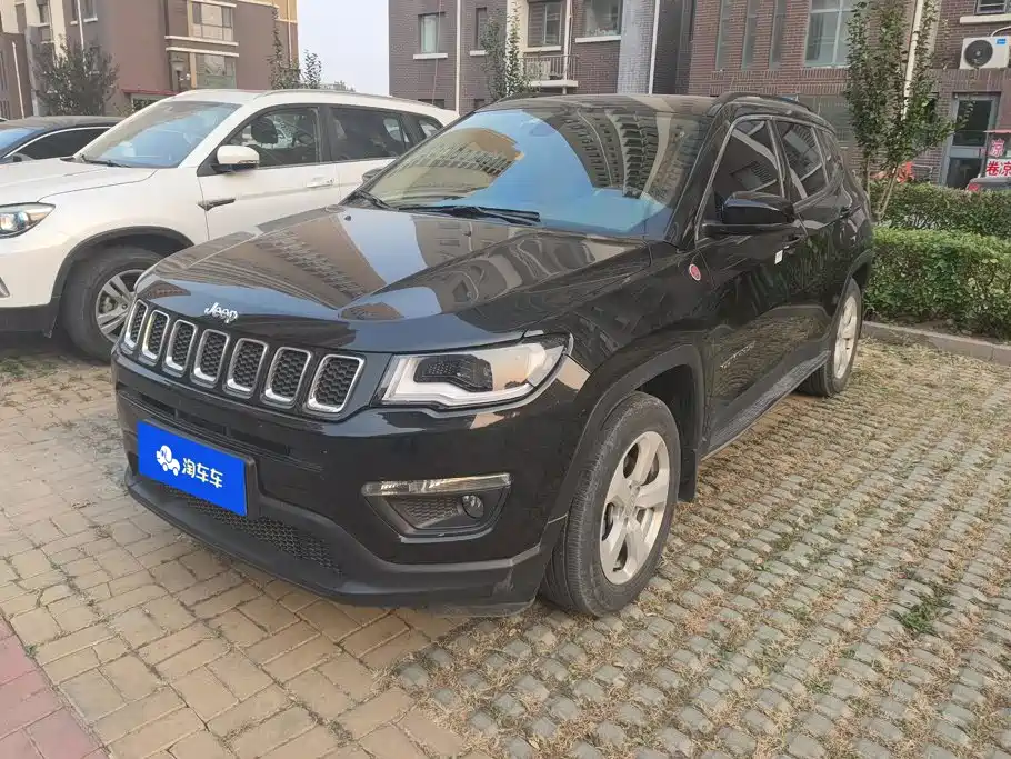 Фото 1 - Jeep Compass
