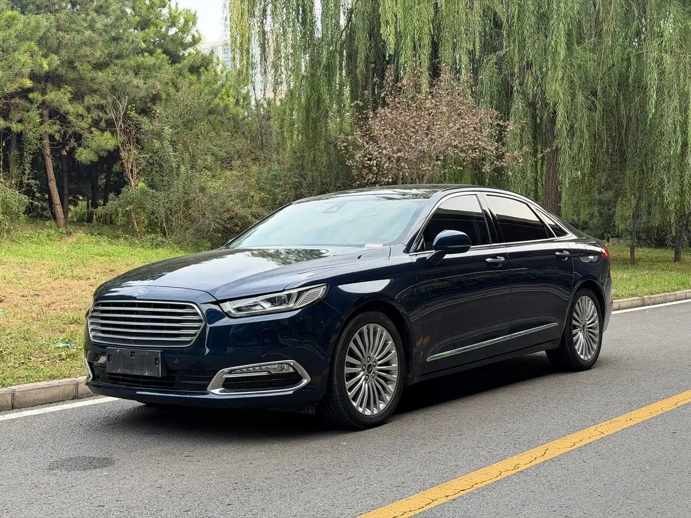 صورة 1 - Ford Taurus