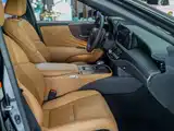 Фото 13 - Lexus LS