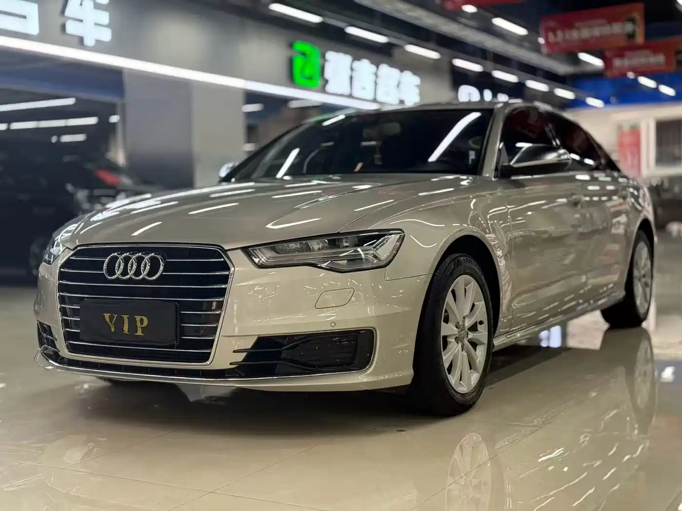 Фото 1 - Audi A6L