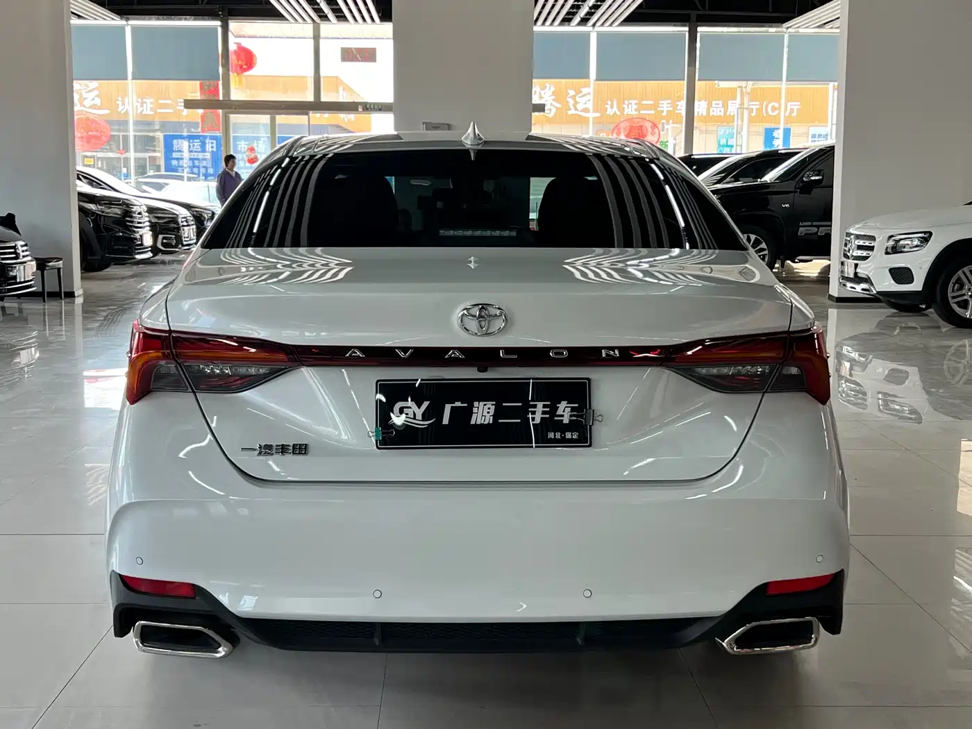 Toyota Avalon 2023 2.0L Luxury Edition фото 5