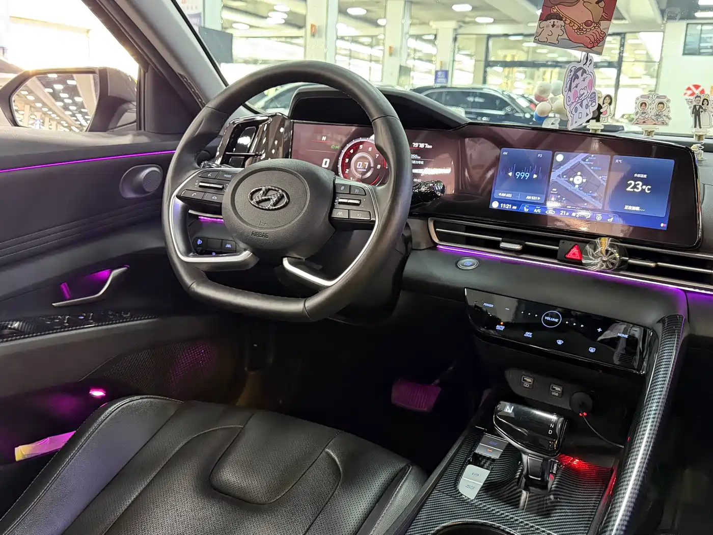 Hyundai Elantra 2021 1.5L CVT LUX Premium Edition фото 7