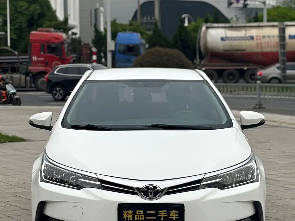 Toyota Corolla 2018 1.2T S-CVT GL Smart Edition фото 3