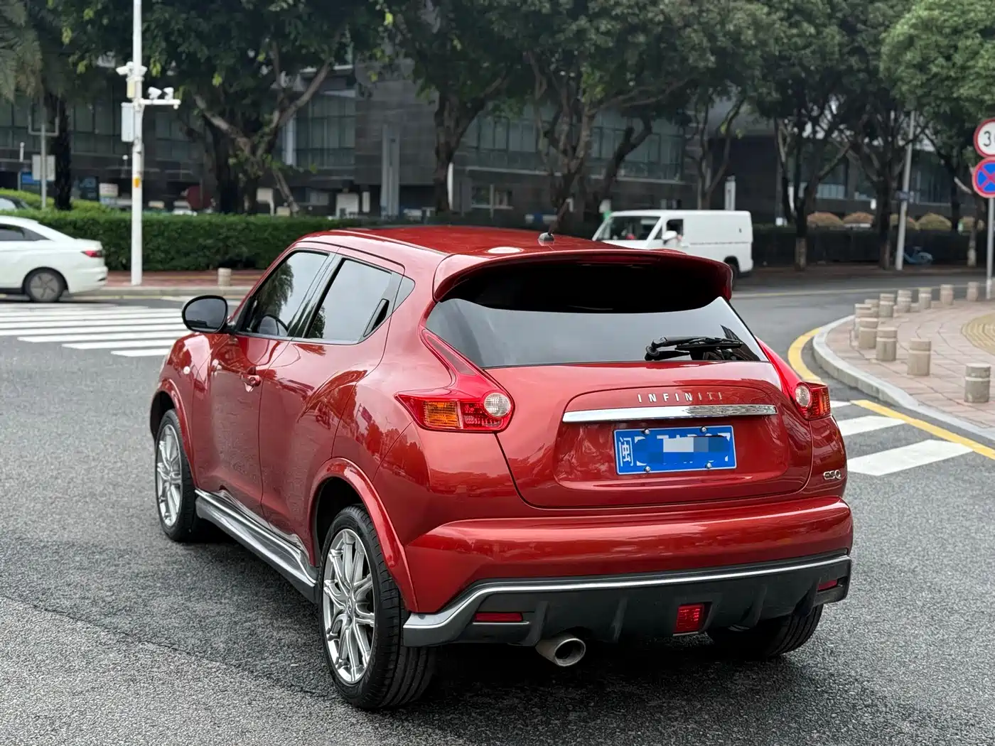 Infiniti ESQ 2018 2014 1.6L Free Edition