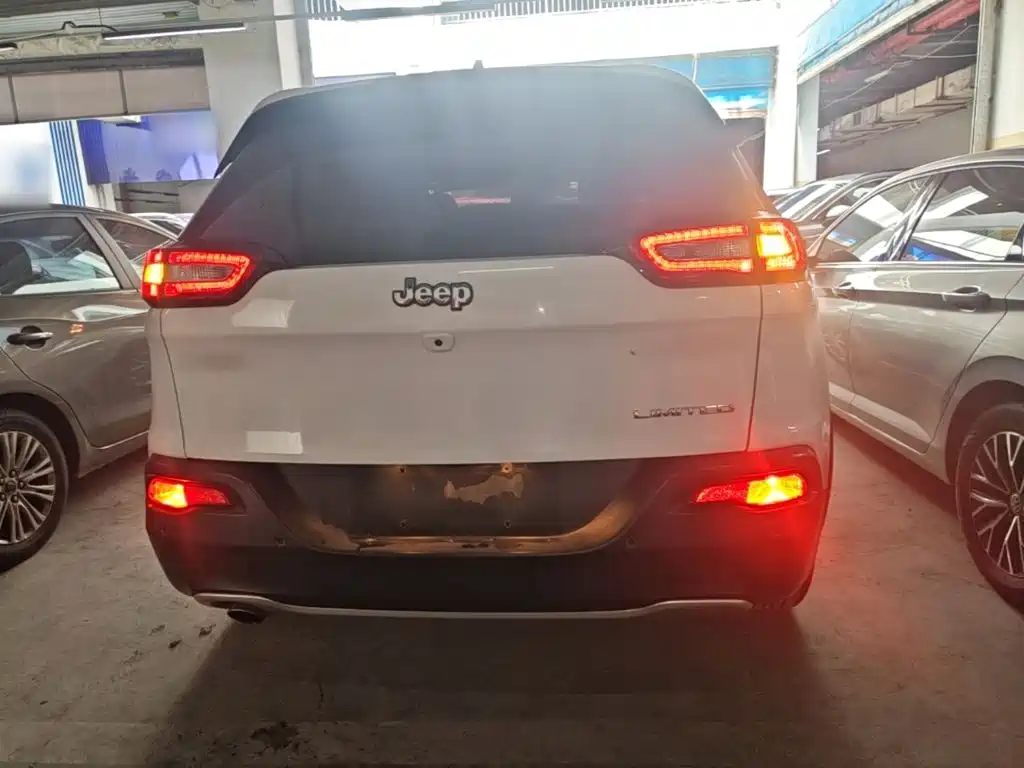 Jeep Cherokee 2018 2017 2.0L Superior Edition