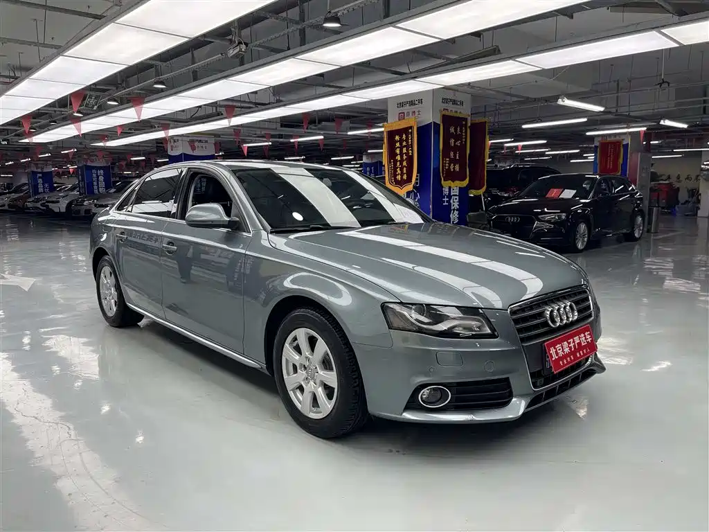Audi A4L 2012 2.0 TFSI Auto Comfort фото 3