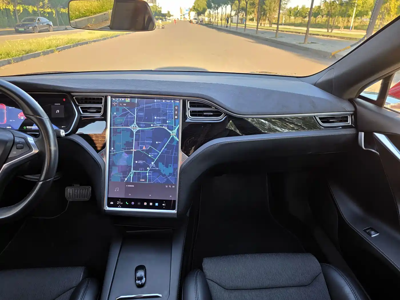 Фото 10 - Tesla Model S