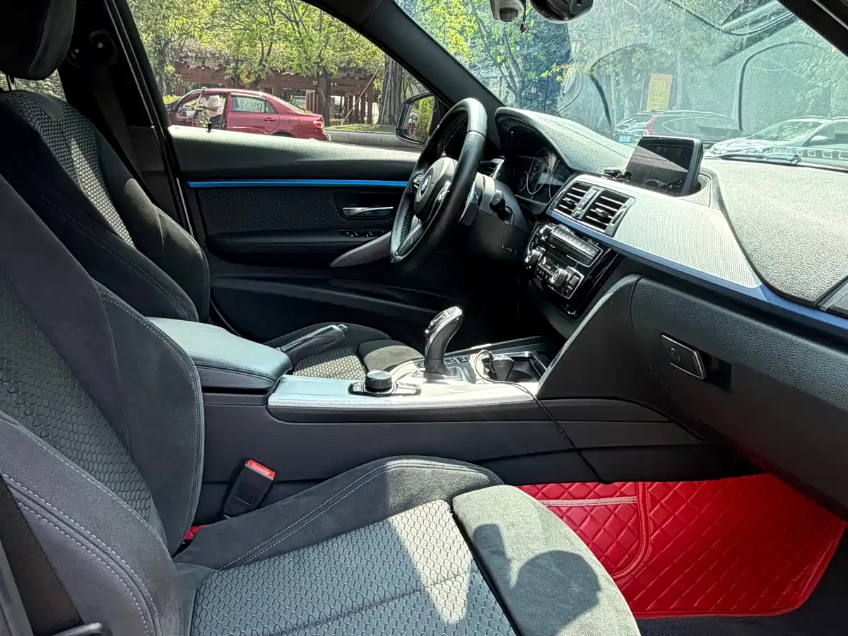 BMW 3 Series 2018 320i M Sport Package фото 10