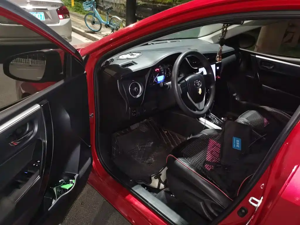 Photo 12 - Toyota Corolla