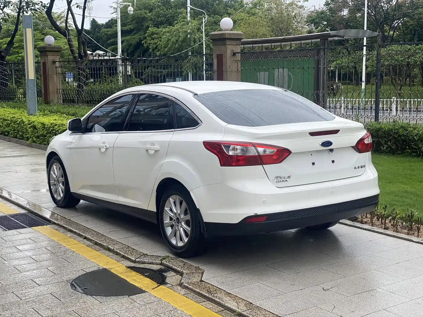 Photo 2 - Ford Focus