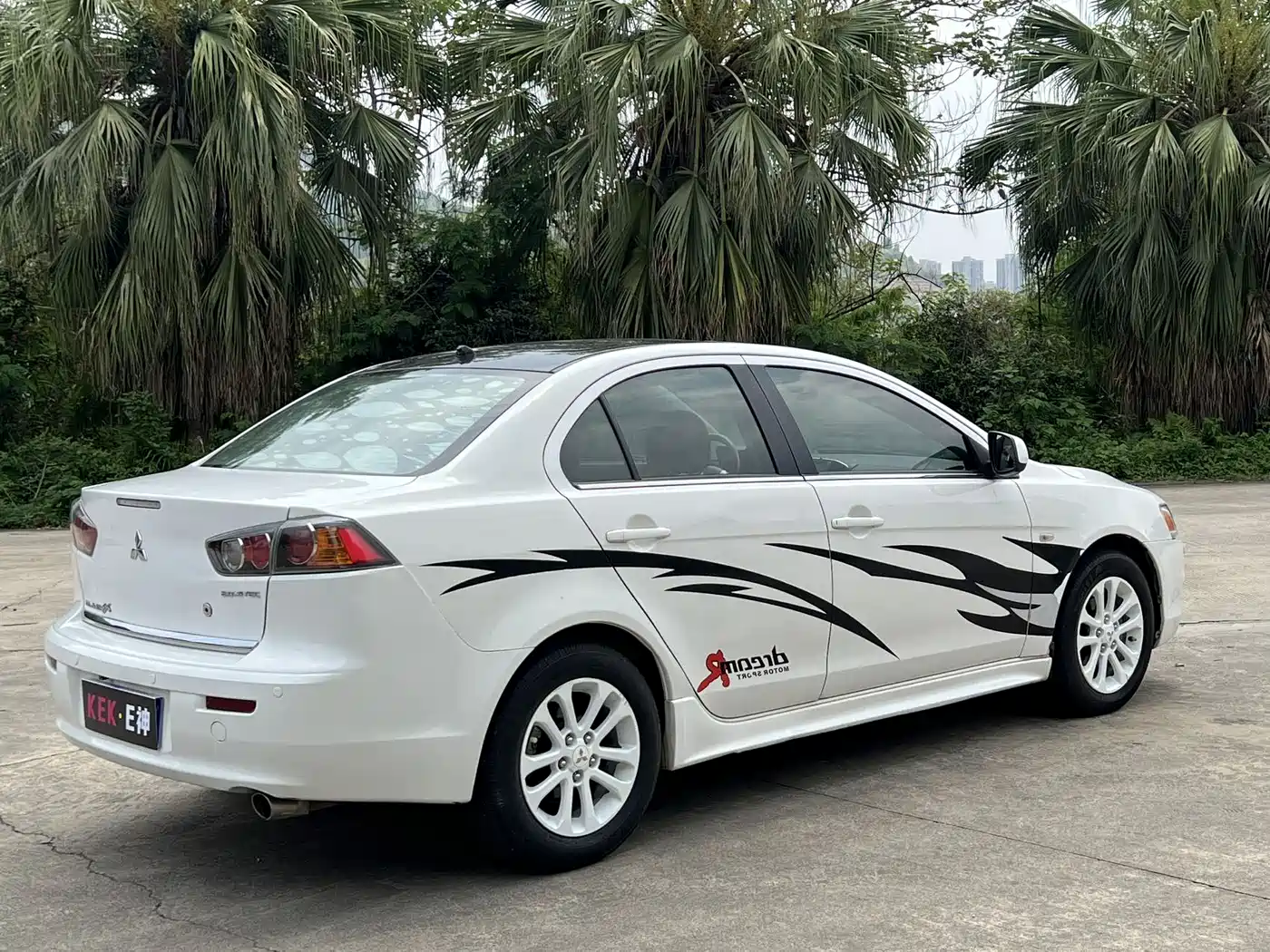 Mitsubishi Lancer EX 2012 Classic 2.0L CVT Black & White Edition фото 15