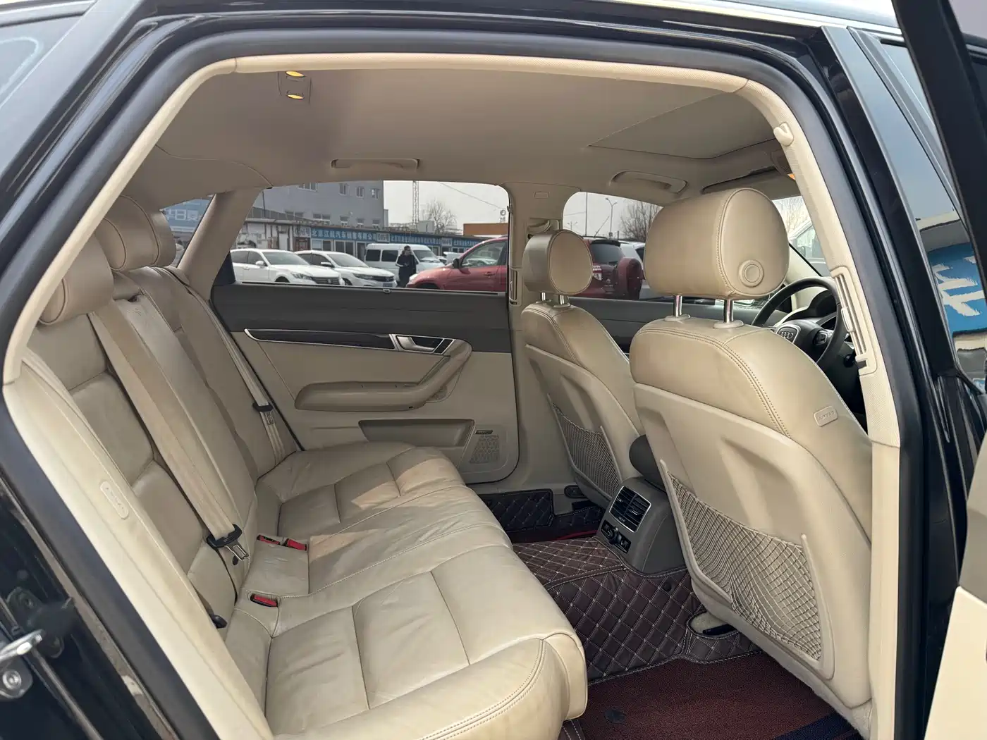 Audi A6L 2010 3.0 TFSI quattro Luxury фото 11