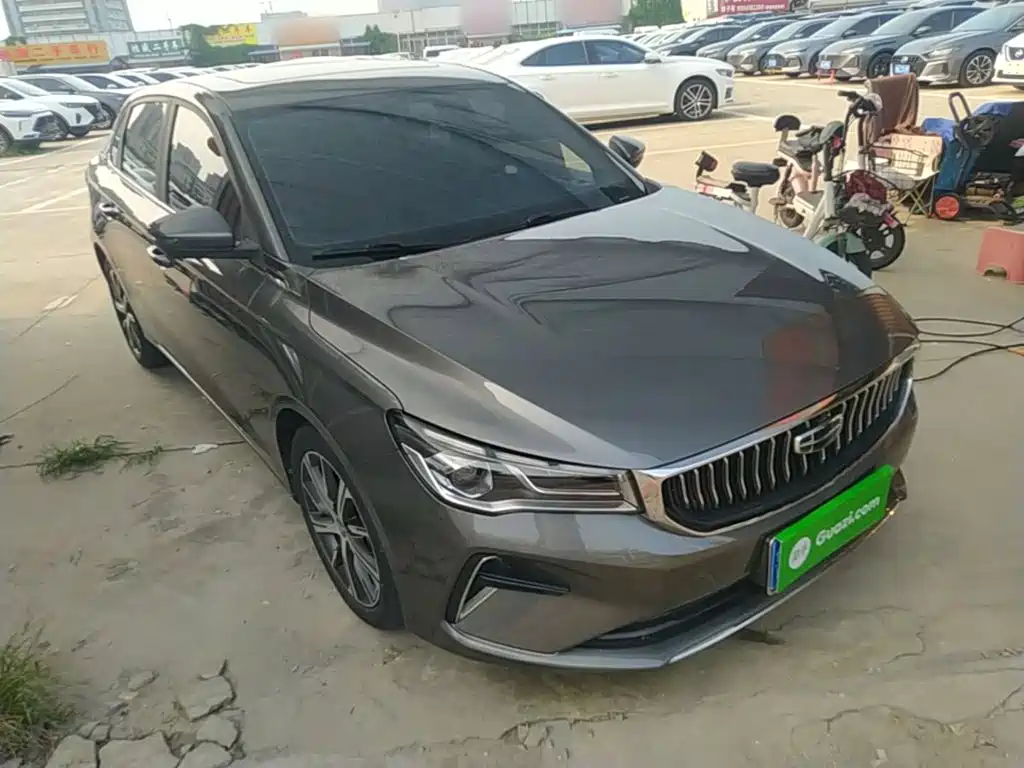 Фото 4 - Geely Emgrand