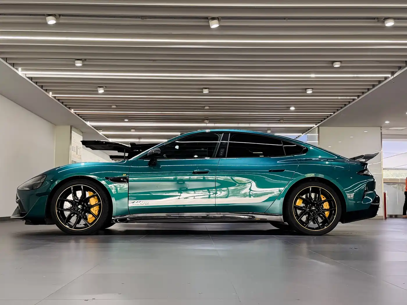 XIAOMI CAR XIAOMI SU7 ULTRA