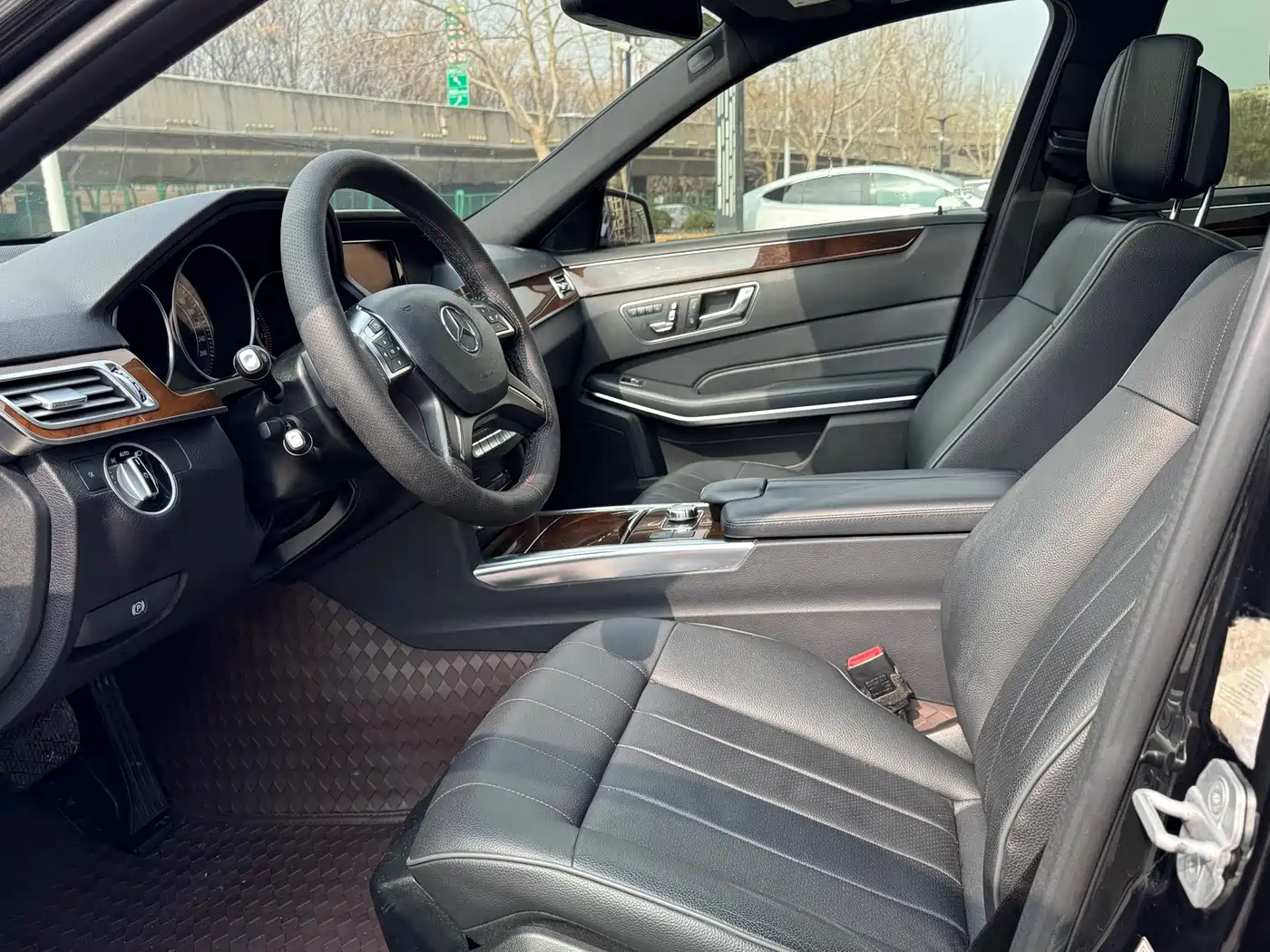 Mercedes-Benz E-Class 2015 E 260 L фото 8