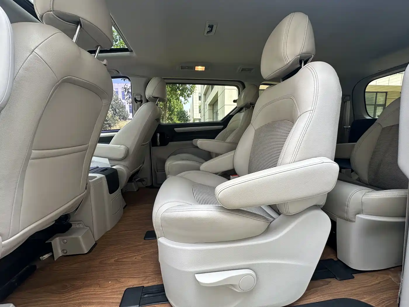 SAIC Maxus Maxus G10 2017 2018 PLUS 2.0T Automatic Elite Edition