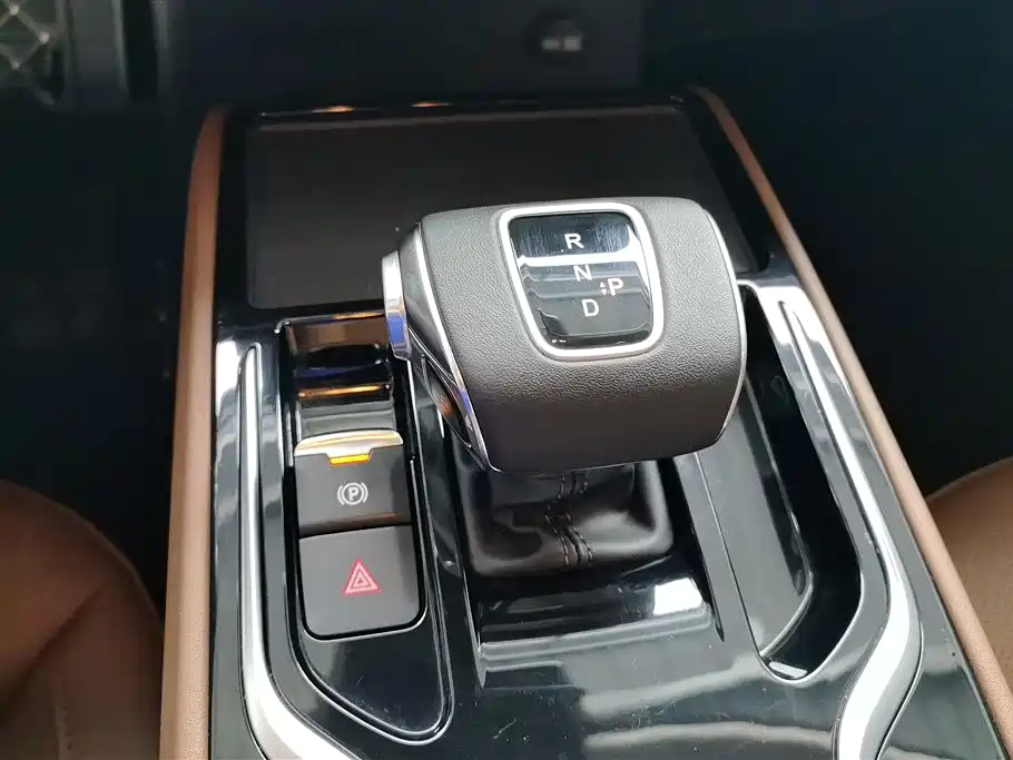 Hongqi E-QM5 2022 431km Charging Enjoyment Edition фото 16