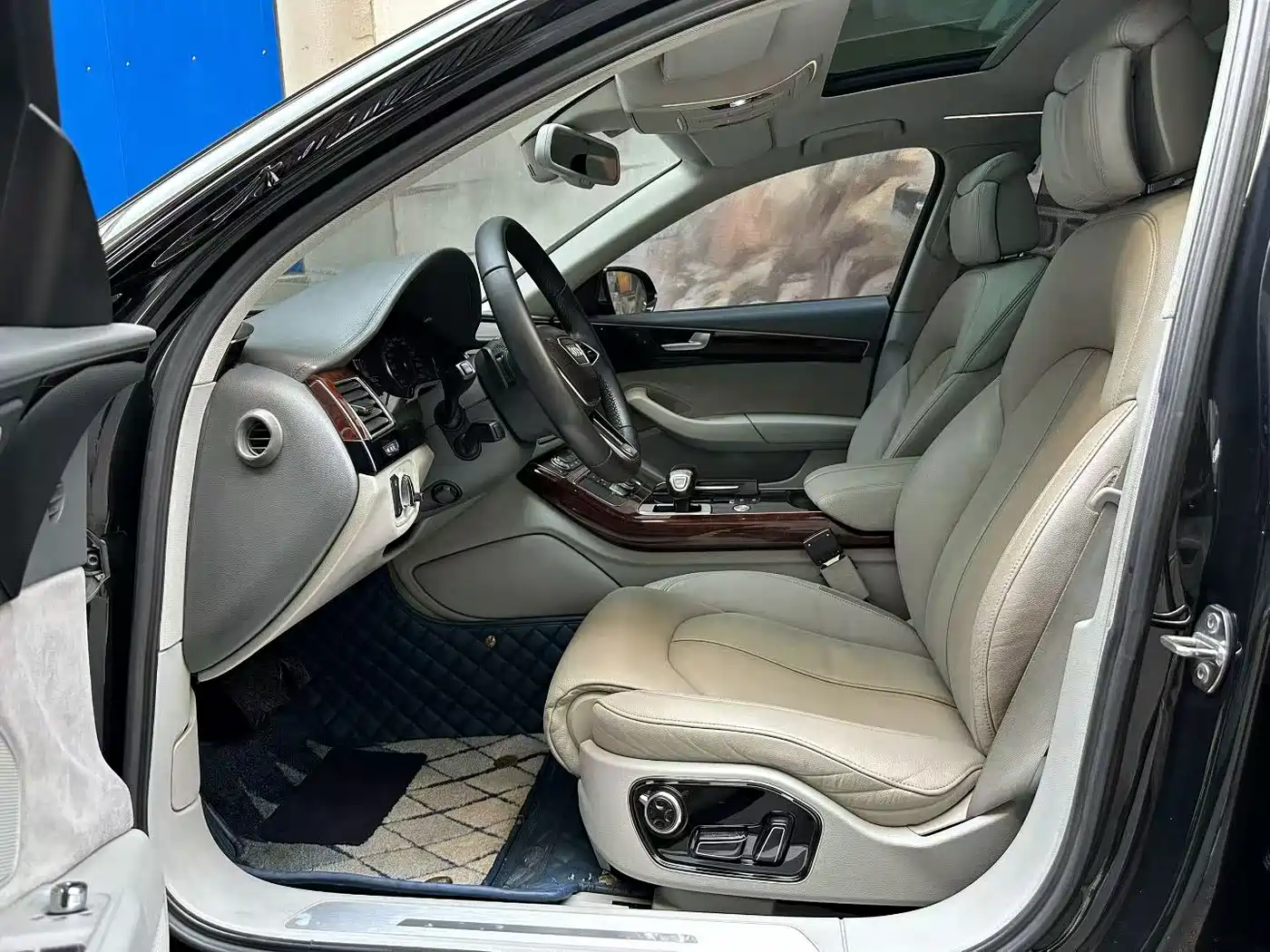 Audi A8 2011 2011 A8L 3.0 TFSI quattro Comfort (213kW)