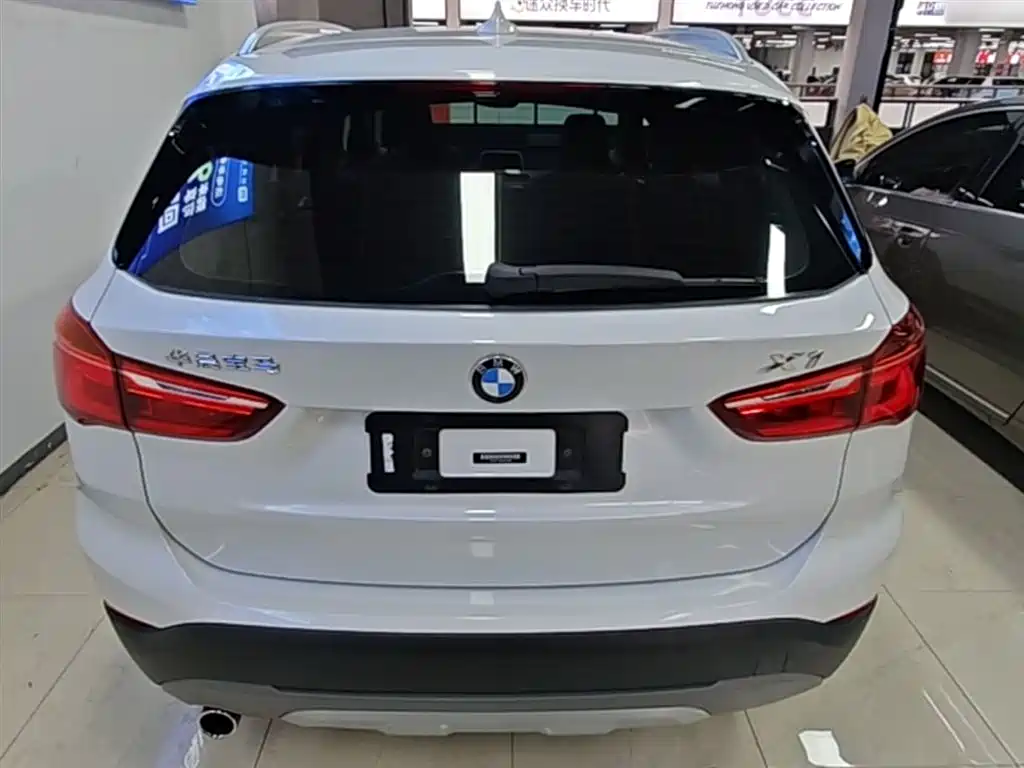 BMW X1 2018 sDrive18Li Premium Model фото 6