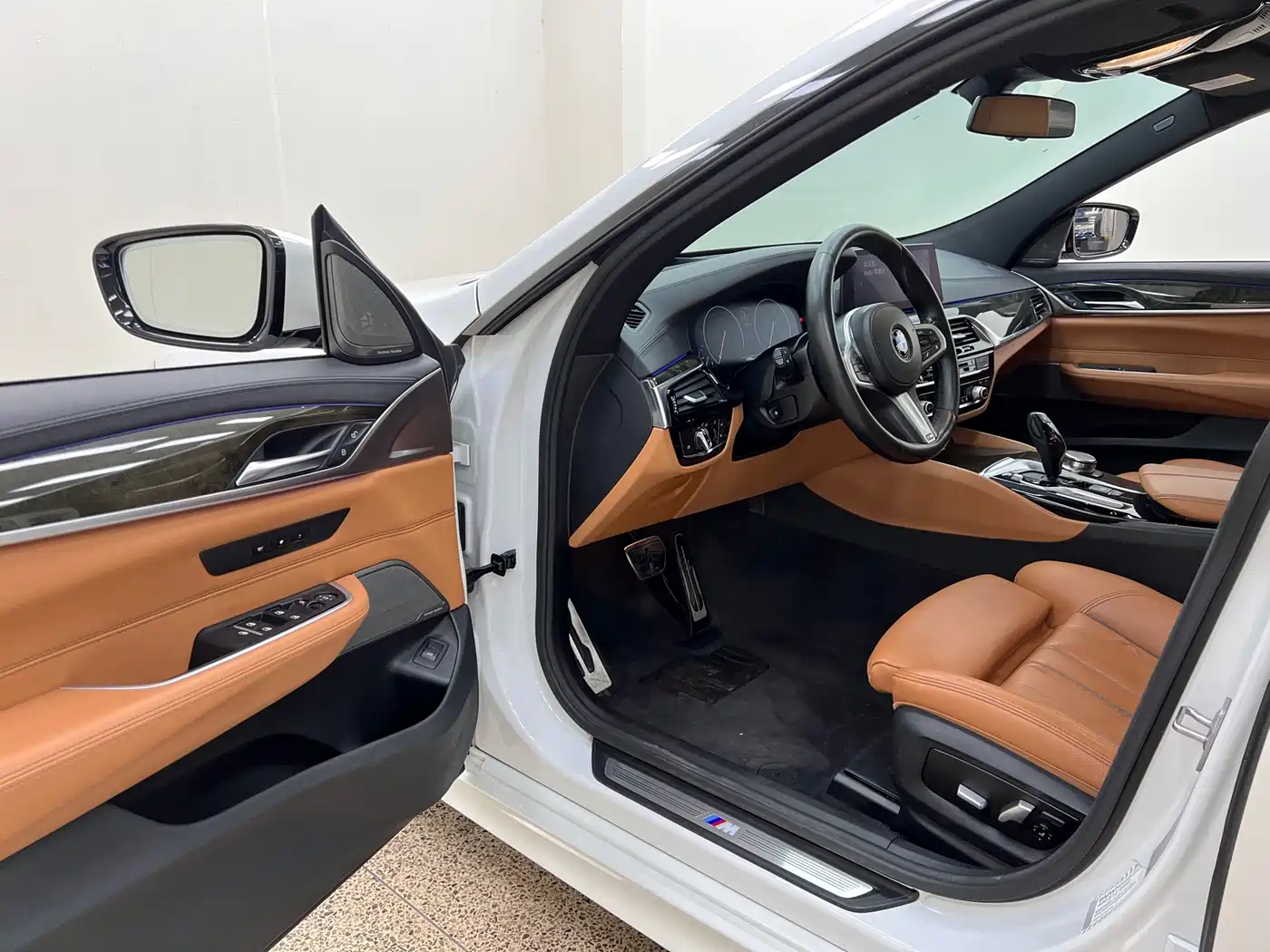 BMW 6 Series GT 2019 630i M Sport Package фото 18