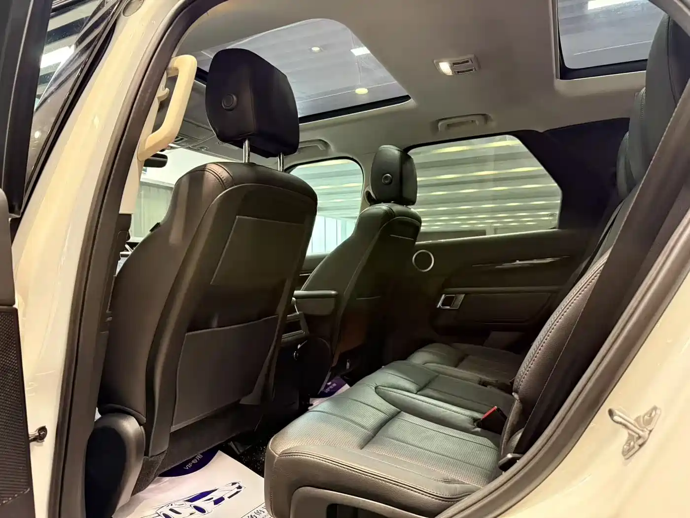 Land Rover Discovery 2019 3.0 SC V6 SE фото 28